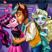 Игра Первый поцелуй Дракулауры