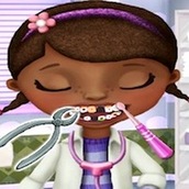 Игра Доктор Плюшева у зубного врача