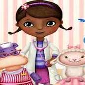 Игра Доктор Плюшева лечит друзей