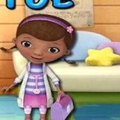 Игра Доктор Плюшева играет в крестики и нолики