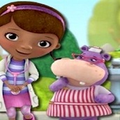 Игра Доктор Плюшева играет в настольный теннис